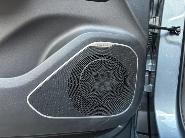 Geely Boyue L — Фото автомобиля 10