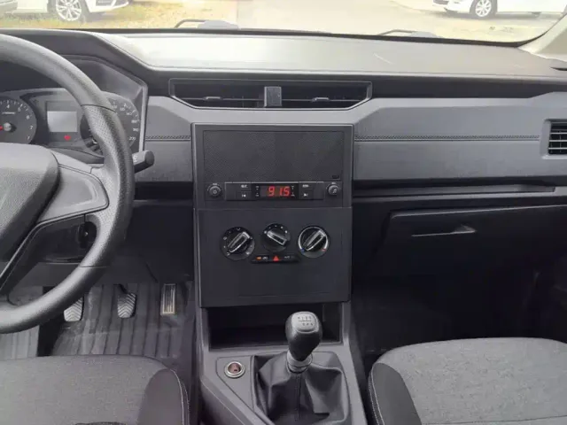 Wuling Hongguang Plus — Фото автомобиля 12