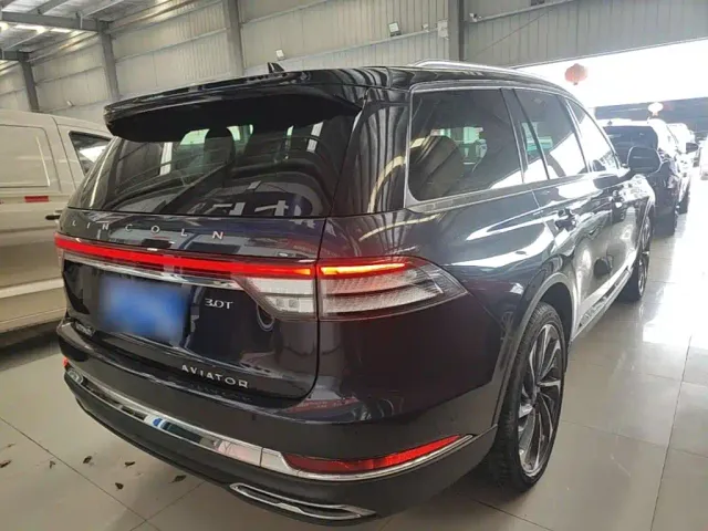 Lincoln Aviator — Фото автомобиля 6