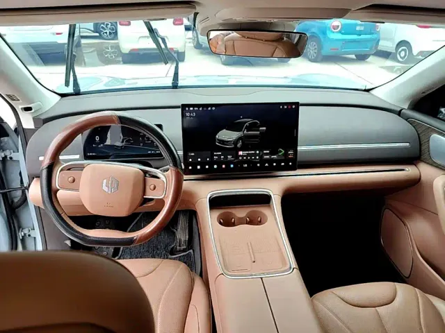 Leapmotor C11 — Фото автомобиля 9