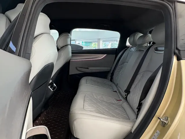 Changan Qiyuan A07 — Фото автомобиля 11