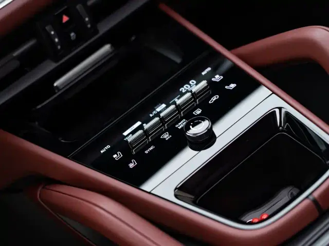 Porsche Cayenne — Фото автомобиля 15