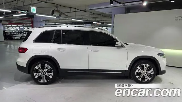 Mercedes-Benz EQB — Фото автомобиля 4