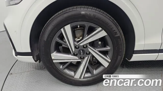 Genesis GV70 2.5T Бензин AWD — Фото автомобиля 5