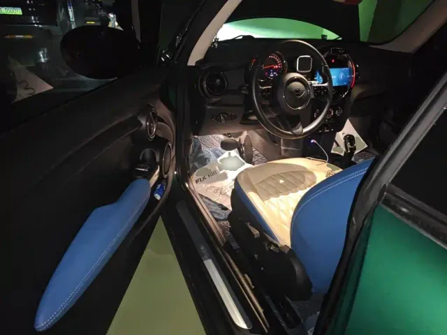 MINI Hatch — Фото автомобиля 12