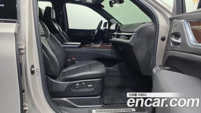 Cadillac Escalade 5th Gen — Фото автомобиля 11