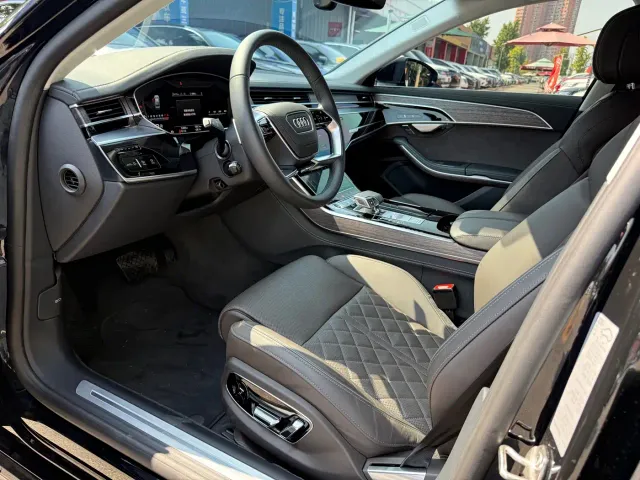 Audi A8 — Фото автомобиля 17