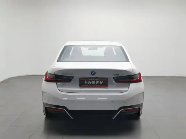 BMW i3 — Фото автомобиля 4