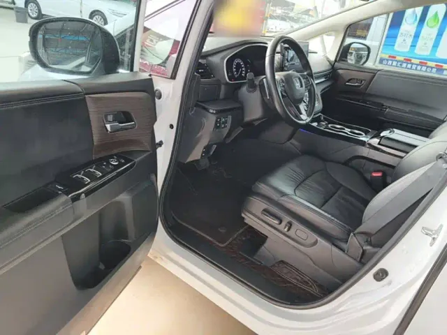 Honda Odyssey — Фото автомобиля 15