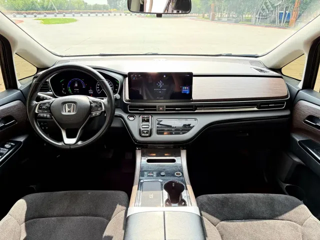 Honda Odyssey — Фото автомобиля 6