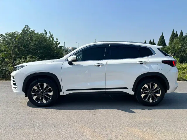 Exeed LX — Фото автомобиля 3