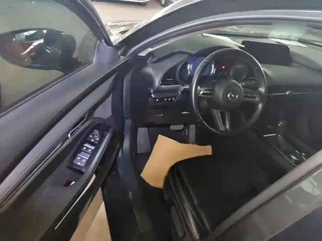 Mazda Axela — Фото автомобиля 15