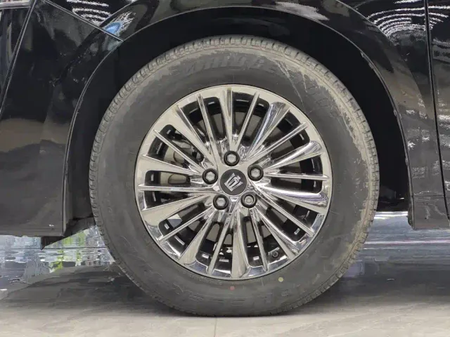 Toyota Vellfire — Фото автомобиля 4