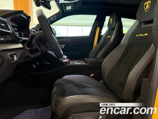 Lamborghini Urus — Фото автомобиля 10