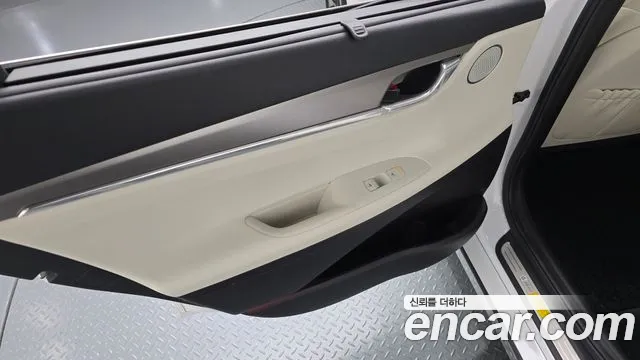 Hyundai Grandeur (New) Hybrid — Фото автомобиля 14