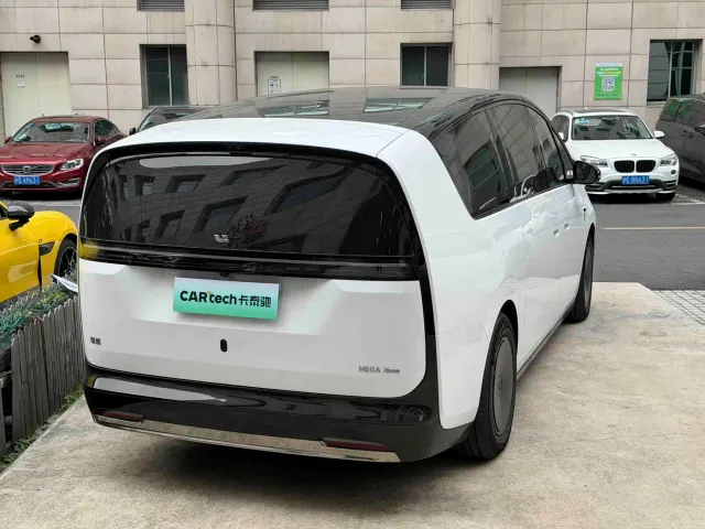 Li Auto MEGA — Фото автомобиля 3