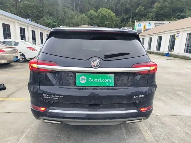 Buick Enclave — Фото автомобиля 5