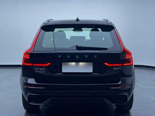 Volvo XC60 — Фото автомобиля 11