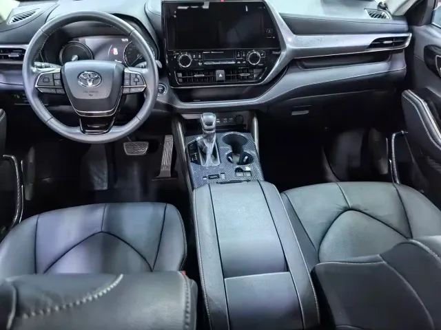 Toyota Highlander — Фото автомобиля 7
