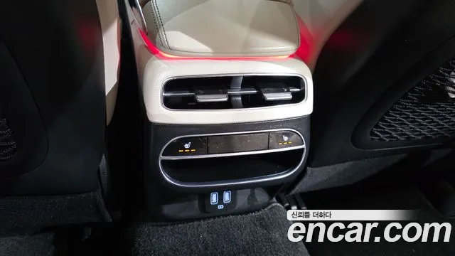 Genesis GV70 — Фото автомобиля 24