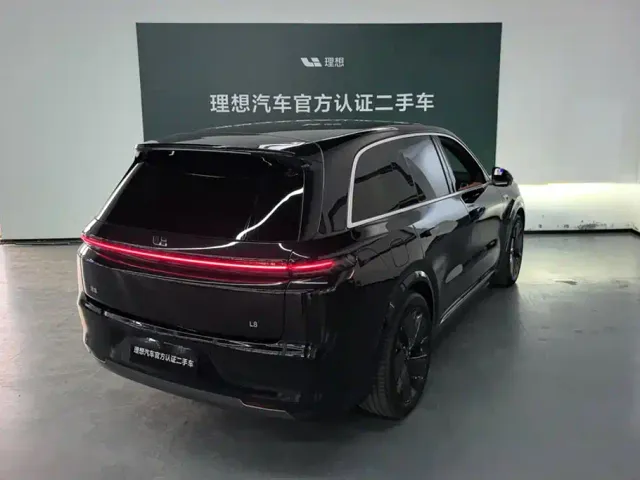 Li Auto L8 — Фото автомобиля 3