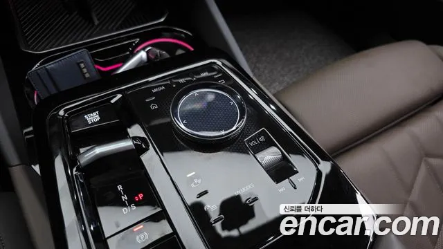 BMW 5-Series — Фото автомобиля 26