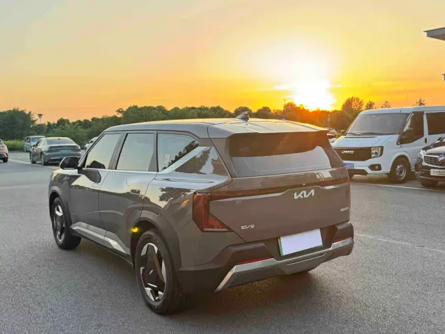 Kia EV5 — Фото автомобиля 8
