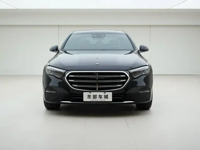 Mercedes-Benz E-Class — Фото автомобиля 2
