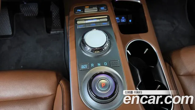 Genesis GV70 — Фото автомобиля 12