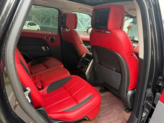Land Rover Range Rover Sport — Фото автомобиля 11