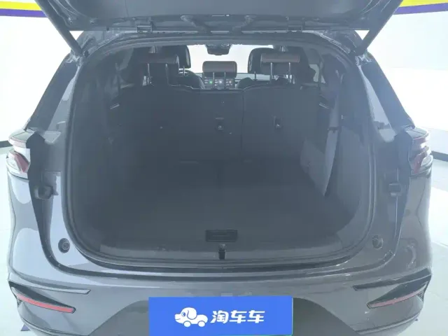 BYD Tang — Фото автомобиля 4