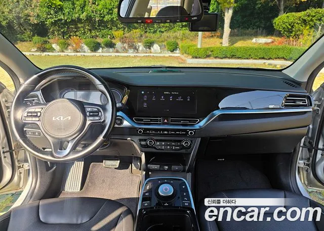 Kia Niro — Фото автомобиля 9