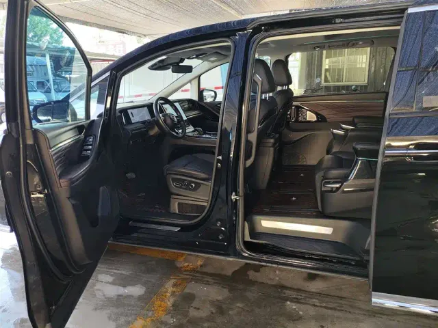 GAC Trumpchi M8 — Фото автомобиля 17