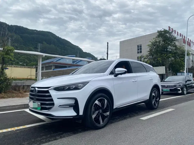Фотография автомобиля — BYD Tang