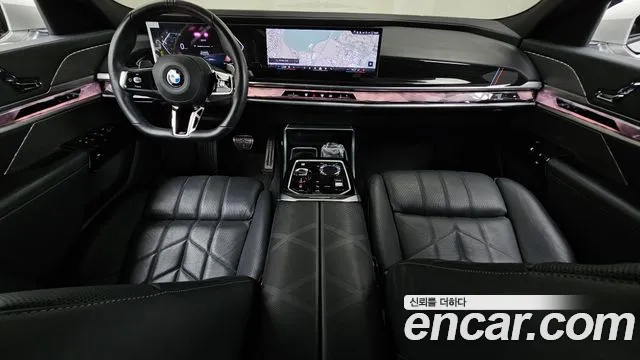 BMW 7-Series 7 серия (G70) 740i xDrive M Sport — Фото автомобиля 7