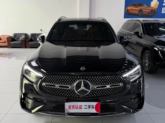 Фотография автомобиля — Mercedes-Benz GLC-Class