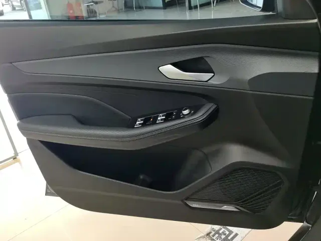 Geely Binrui — Фото автомобиля 7