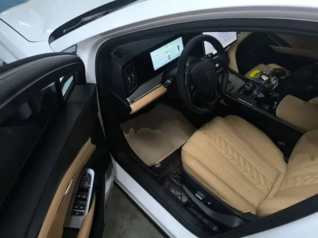 BYD Song L DM-i — Фото автомобиля 15