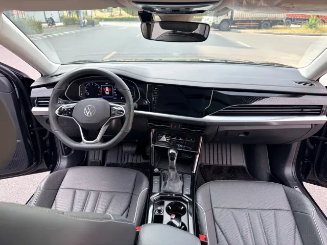 Volkswagen Passat — Фото автомобиля 11