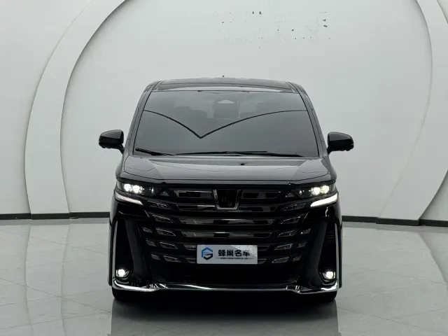 Toyota Vellfire — Фото автомобиля 2