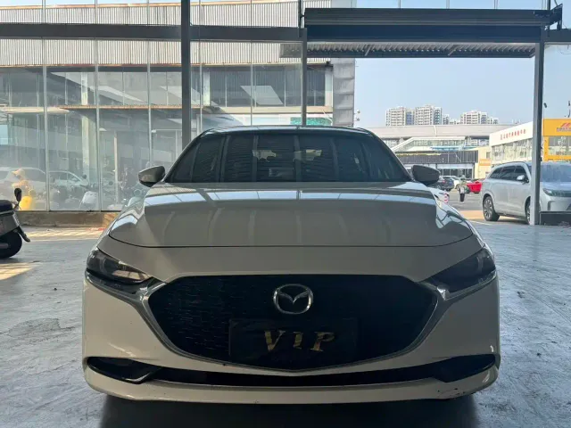 Mazda Axela — Фото автомобиля 2
