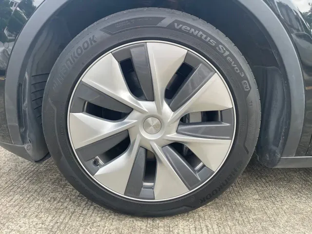 Tesla Model Y — Фото автомобиля 14