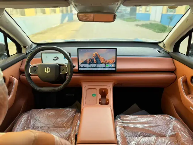 Leapmotor C10 — Фото автомобиля 5