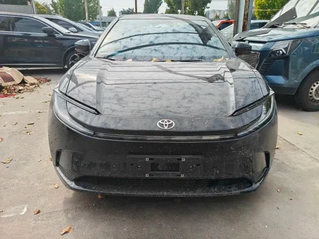 Toyota bZ5 — Фото автомобиля 2