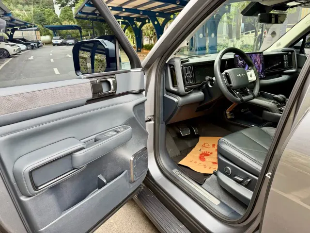 BYD FangChengBao Leopard 5 — Фото автомобиля 4