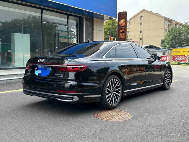 Audi A8 — Фото автомобиля 4