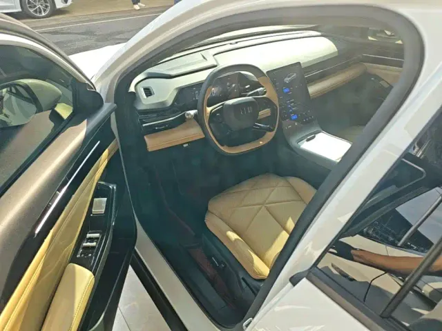 Geely Galaxy L6 — Фото автомобиля 15