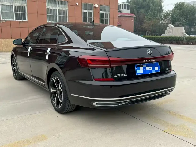 Volkswagen Passat — Фото автомобиля 5