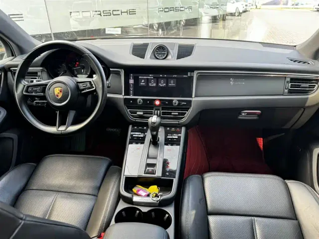 Porsche Macan — Фото автомобиля 11
