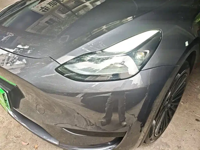 Tesla Model Y — Фото автомобиля 23